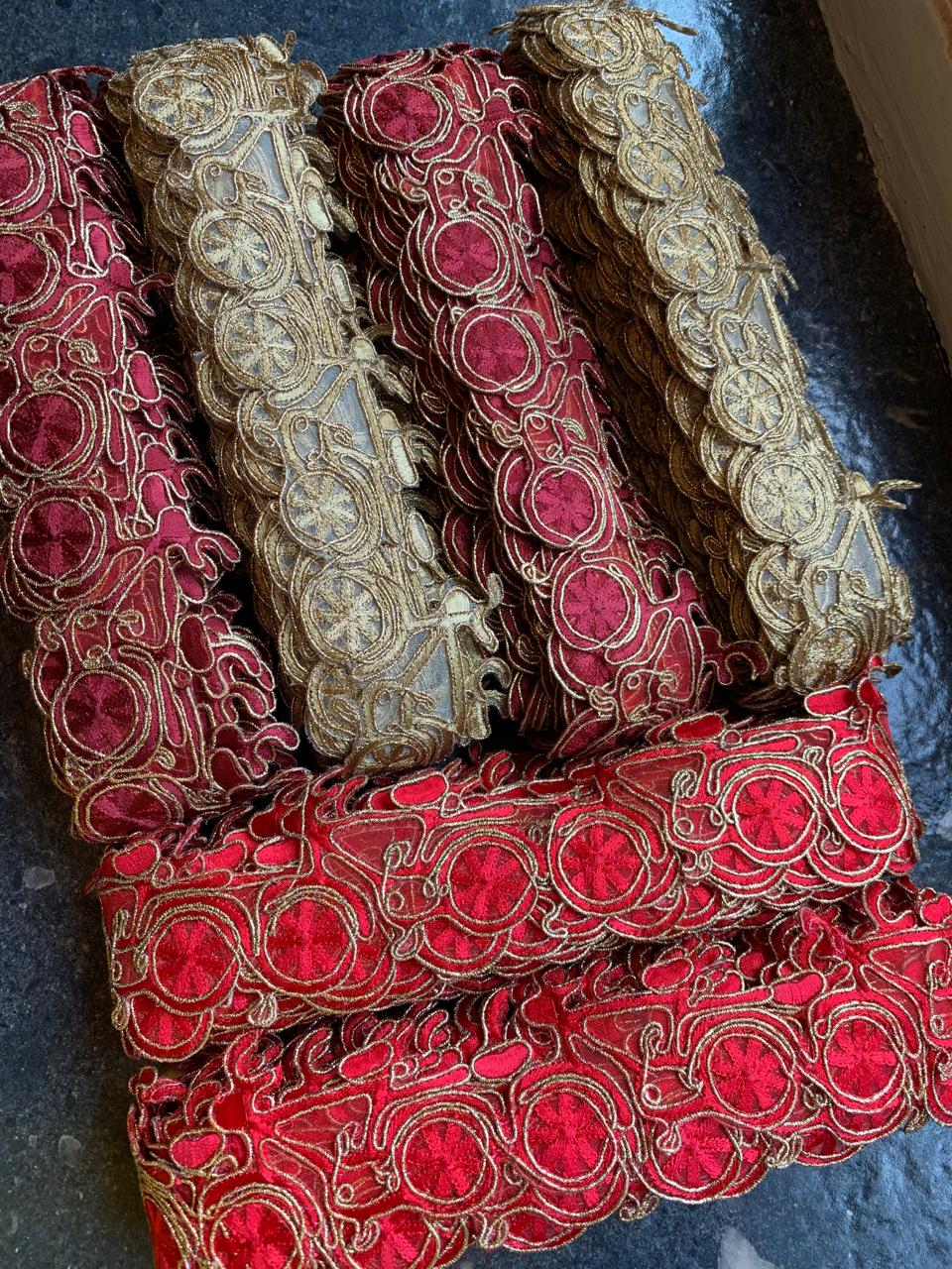 Contemporary Geometric Zari Lace Border