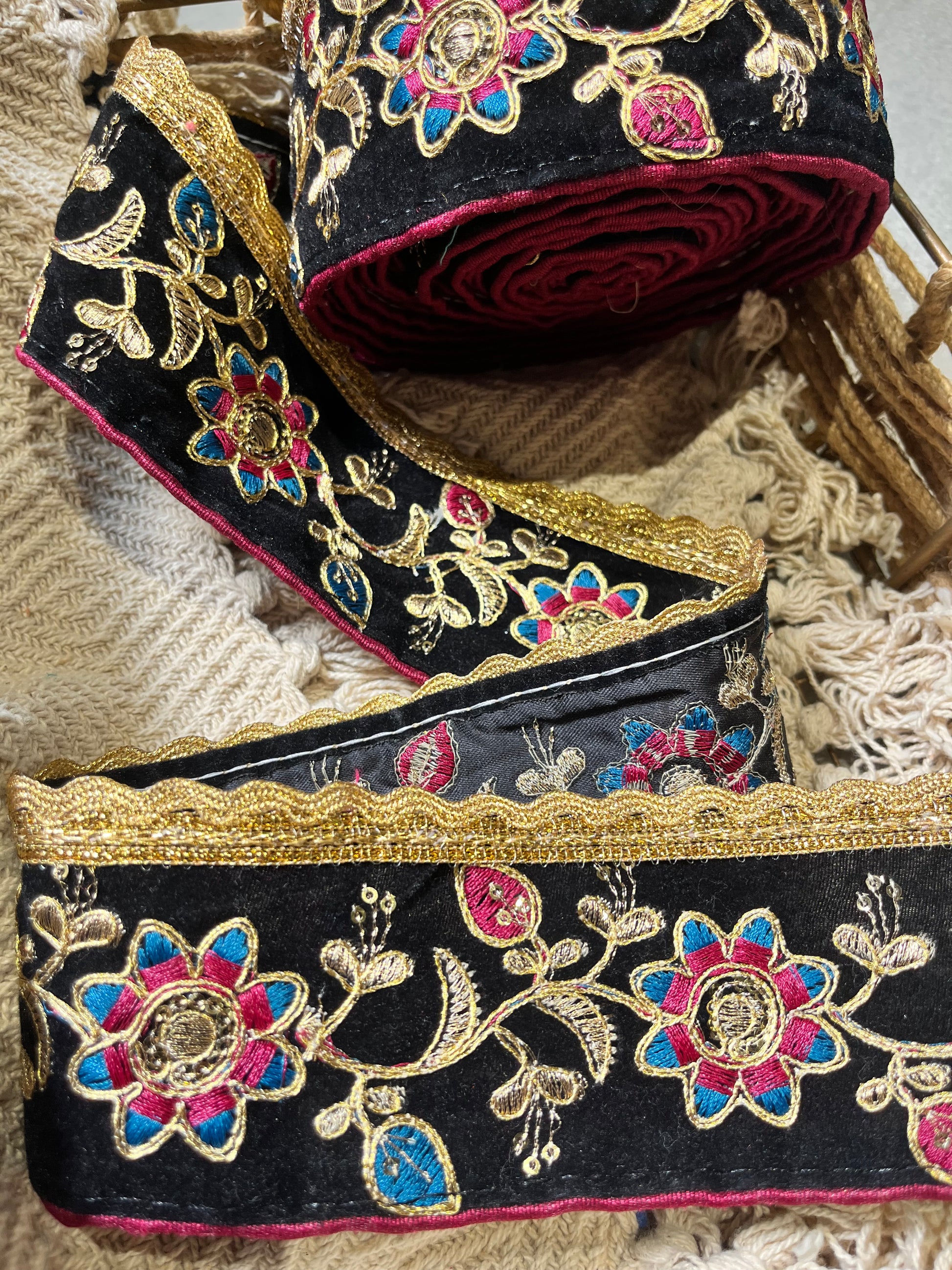 Luxury Floral Embroidered Velvet Lace Trim