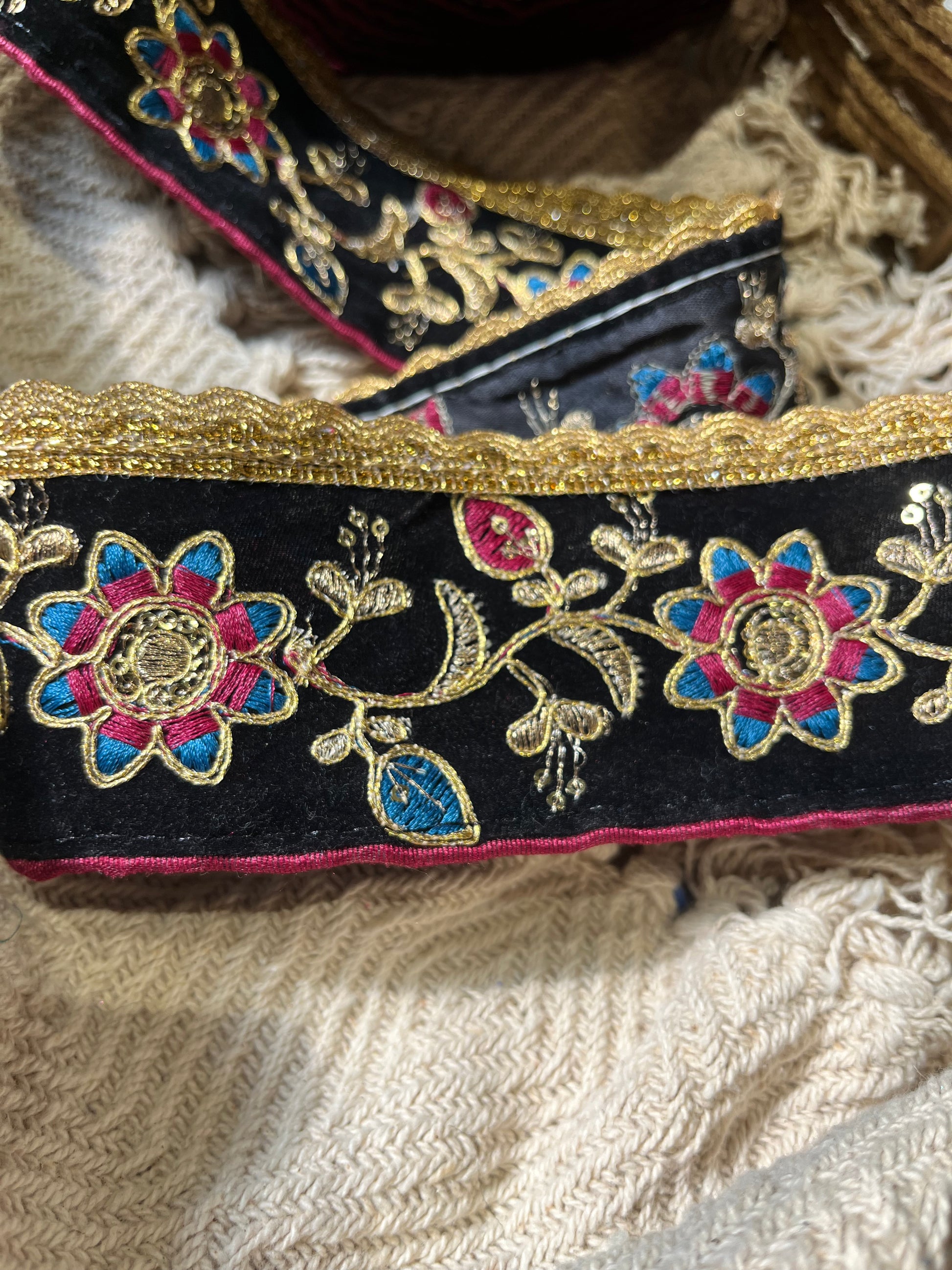 Luxury Floral Embroidered Velvet Lace Trim