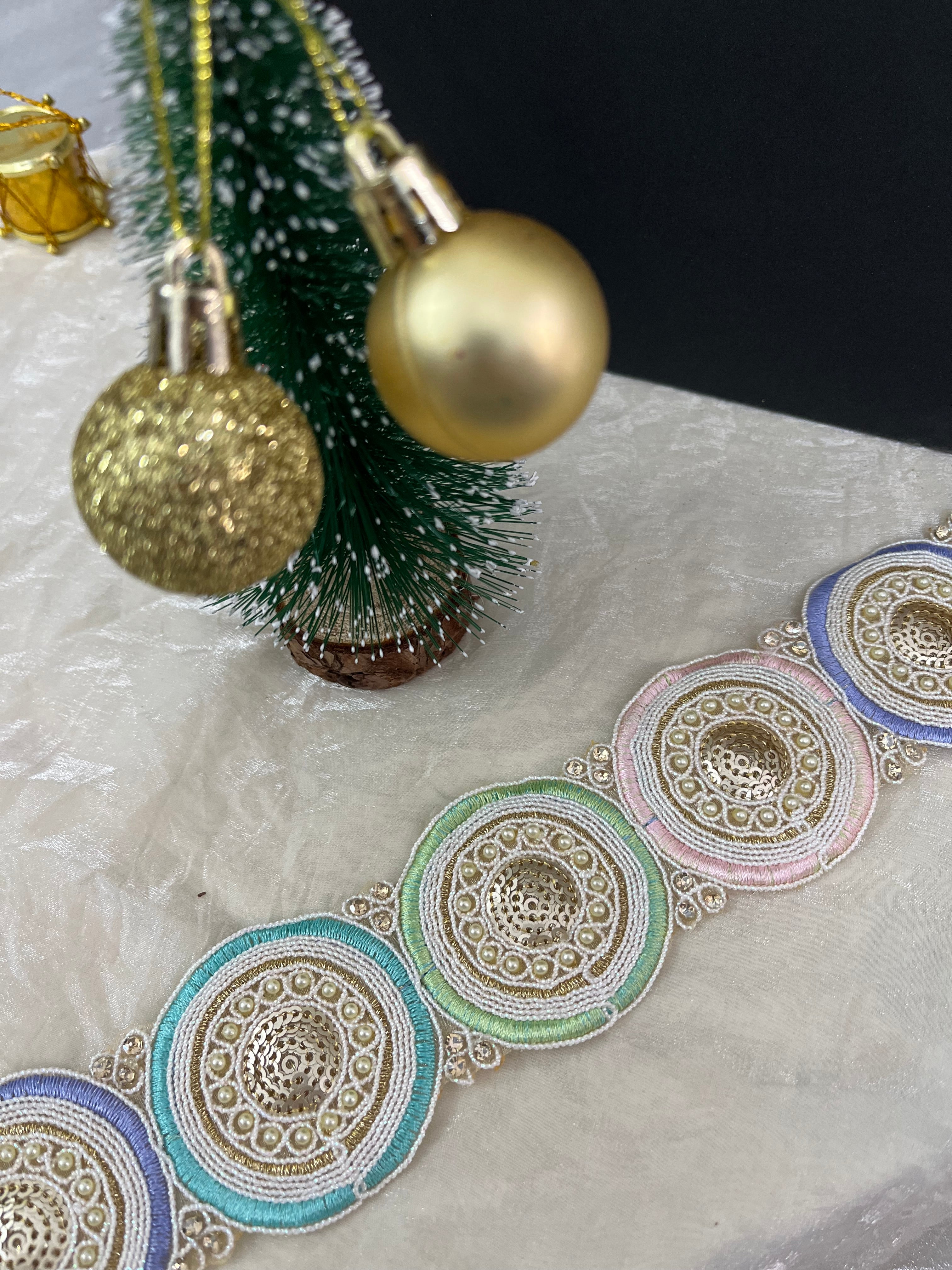 Fancy Border Lace