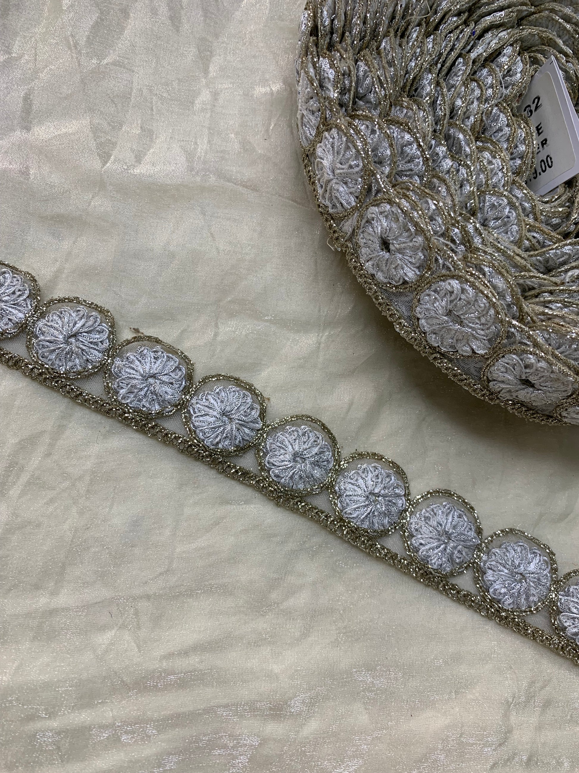 Circular Cutwork Zari Embroidered Border